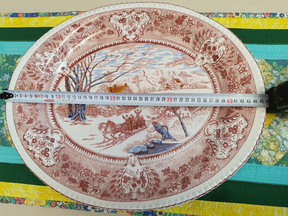 Овално плато с колекционерска стойност