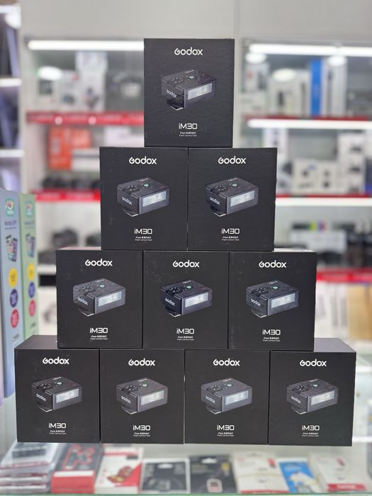 Godox im30. Universal
