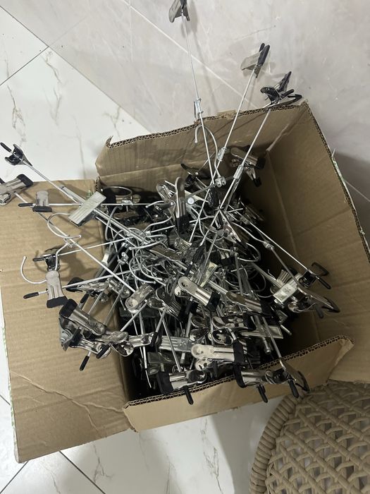 Mebel sotiladi dukon uchun va kiyim kechaklari bilan sotiladi