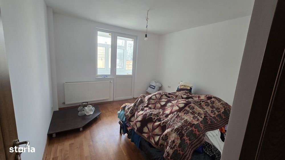 Vand 2 camere et 1,zona centrala