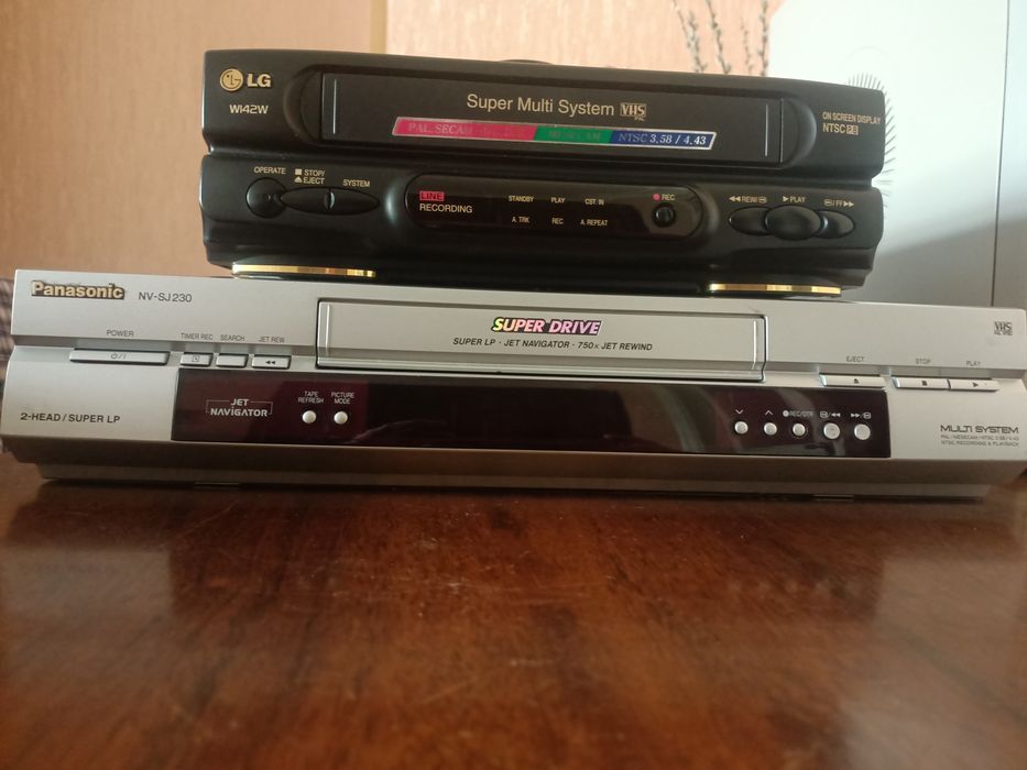 Видеомагнитофон LD