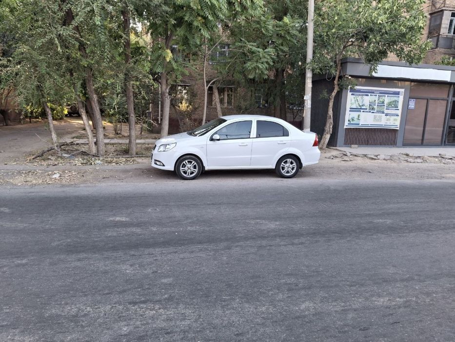 Nexia 3 AT sotiladi