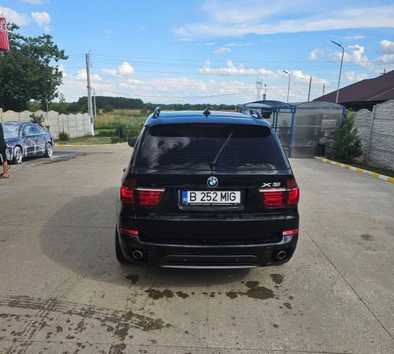 Vand bmw x5 2011 3.0d,foarte bine întreținut, fiscal pe loc preț in euro,negociabil in limită bunului simț