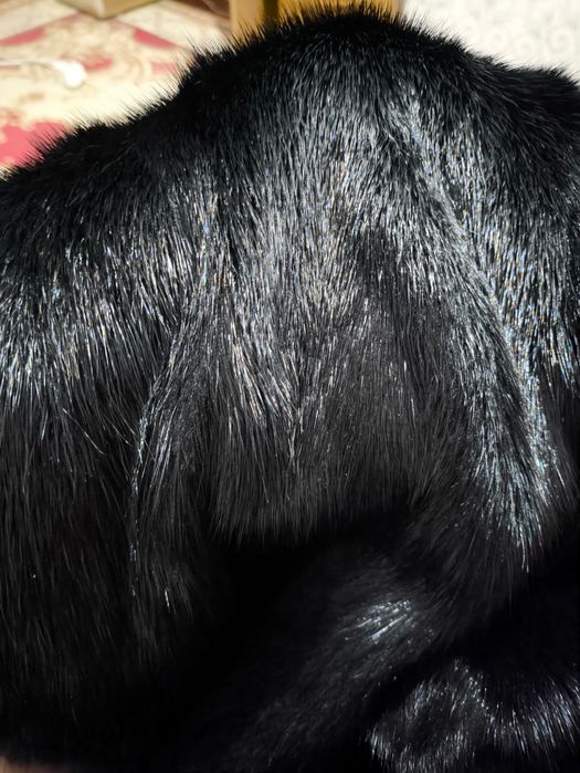 Продам норковую шубу