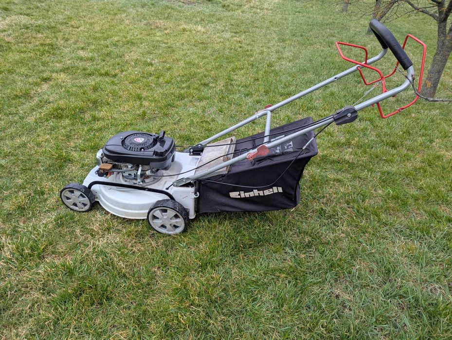 Masina de tuns iarba cu tractiune Einhell