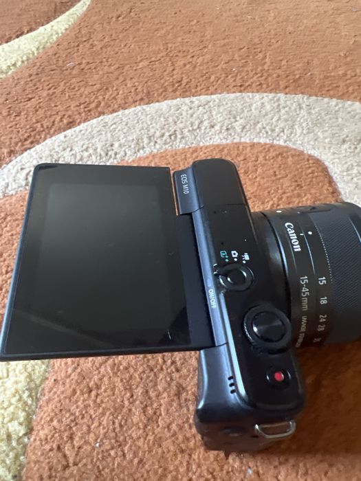 Camera Canon EOS M10