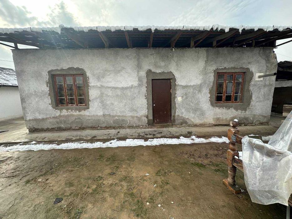 Яшаш учун шароити бор булган тайёр бизнес сотилади. 2 та хона уйи бор.