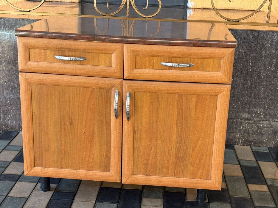 Продам шкаф для посуды для кафе