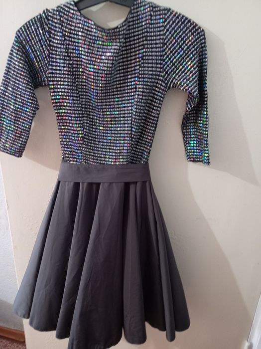 Платье для девочки на 8-10 лет