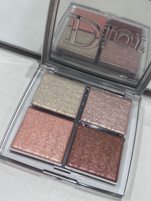 Палитра хайлайтър Dior.
