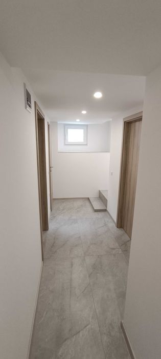Продава се Етаж от къща в Русе, Цветница - 110 кв.м за 1391 €/кв.м - Снимка #17