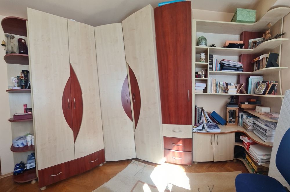 Mobila  pe  colt plus canapea extensibila