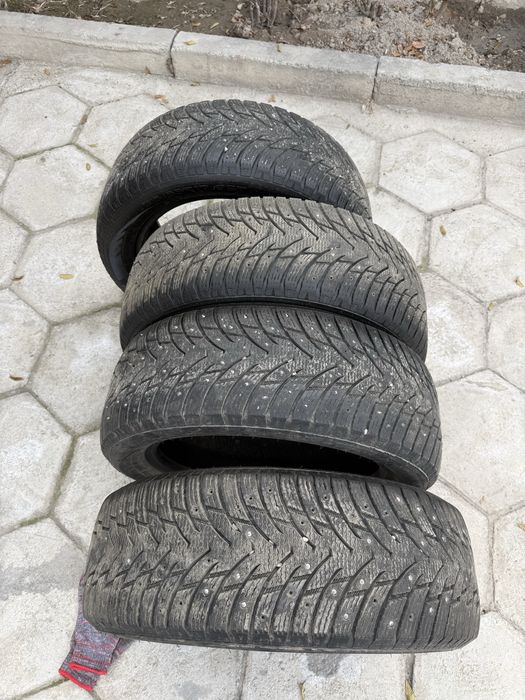 продам зимние шины 215/55/17