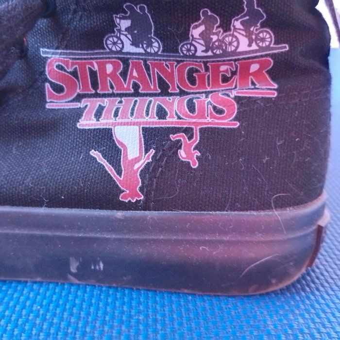 Черни кецове  stranger things 37 н