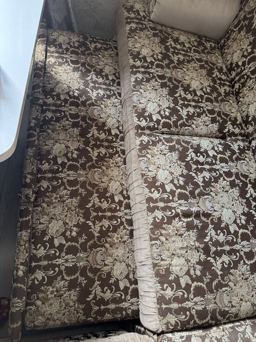 Диван почти новый