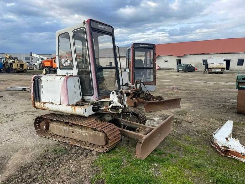 Dezmembrez miniexcavator Takeuchi TB035-piese de schimb Takeuchi
