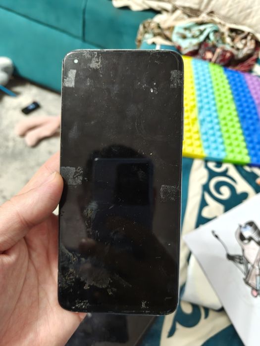 Продам телефоны на ремонт