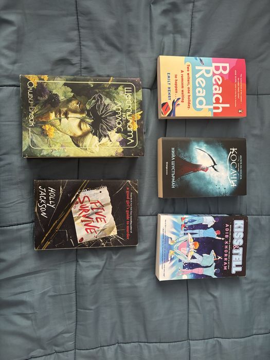 Книги на английски и български