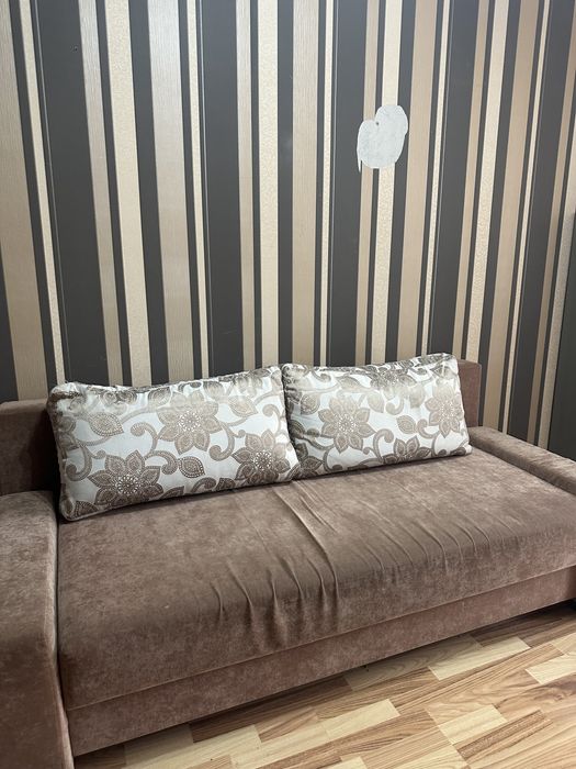 СРОЧНО раскладывающийся диван с нишей