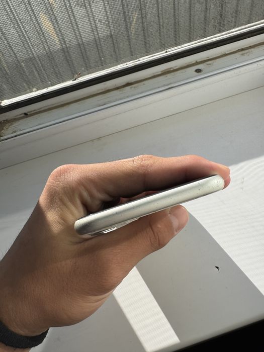 Продам iPhone 11 128