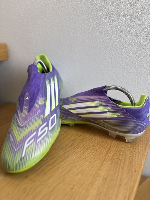 Vând ghete de fotbla adidas f50