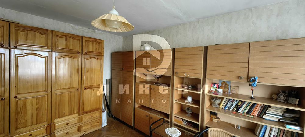 Продава се Тристаен апартамент в Стара Загора, Център - 78 кв.м за 981 €/кв.м - Снимка #4