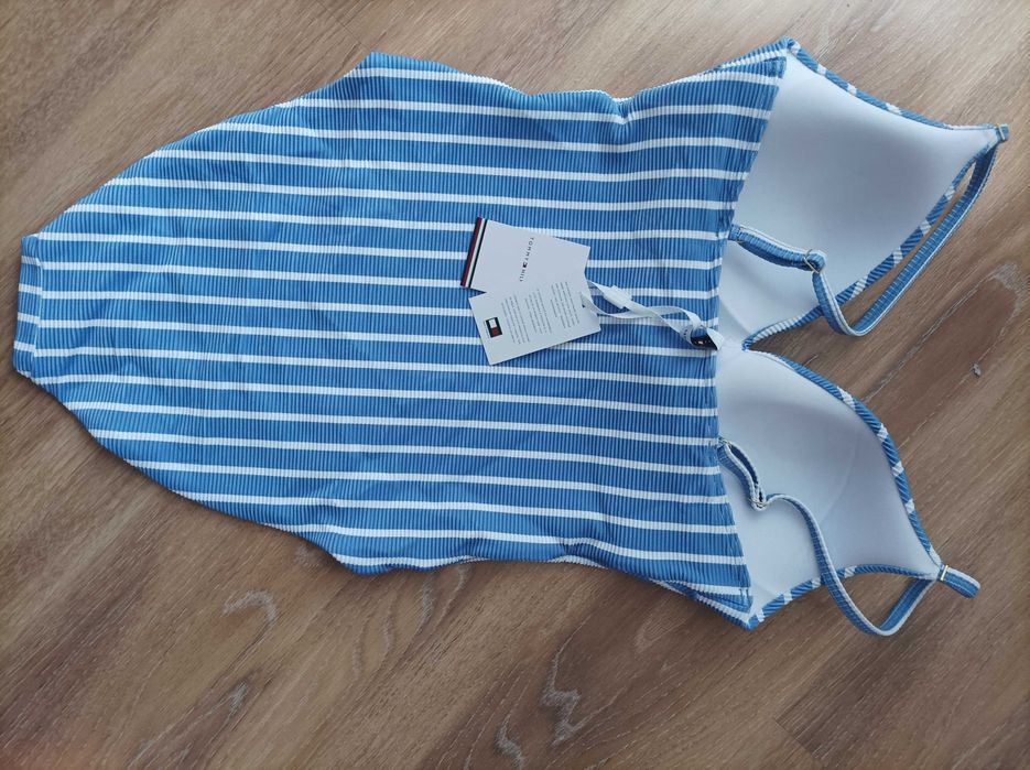 Tommy Hilfinger Нов цял бански