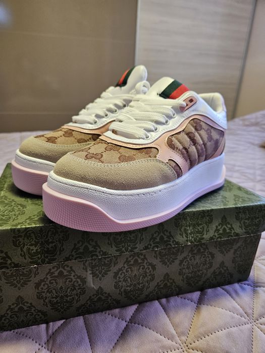 Обувки Gucci нови