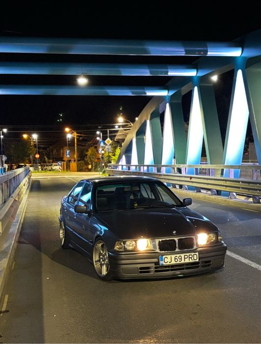BMW E36 318is sedan