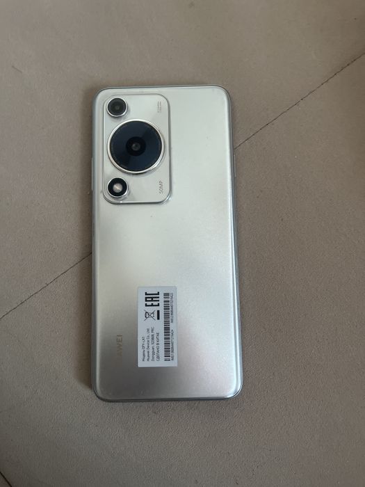 Продам телефон HUAWEI nova Y63