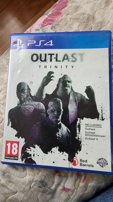 Продаю игру OUTLAST TRINITY на 2 дисках для PS4