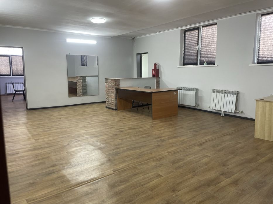 Тау самал. Коммерческое помещение