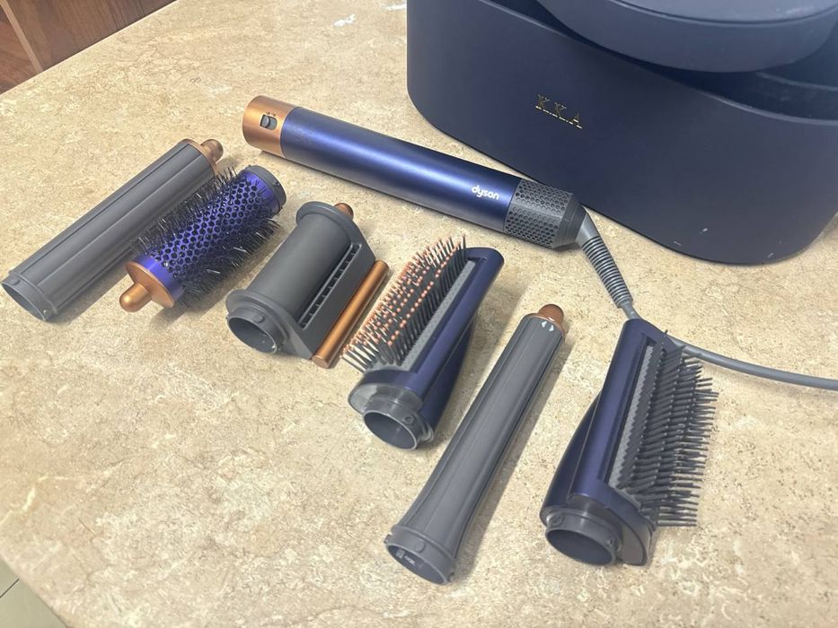 Продам Dyson HS05