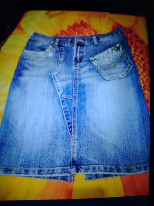 Fuste scurte, pantaloni scurți ,bluze, maieuri, veste