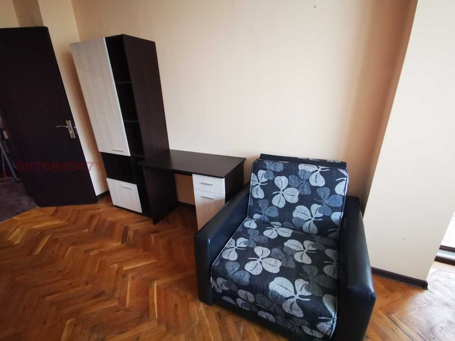 Дава се под наем Тристаен апартамент в Варна, Център - 70 кв.м за 561 € - Снимка #2