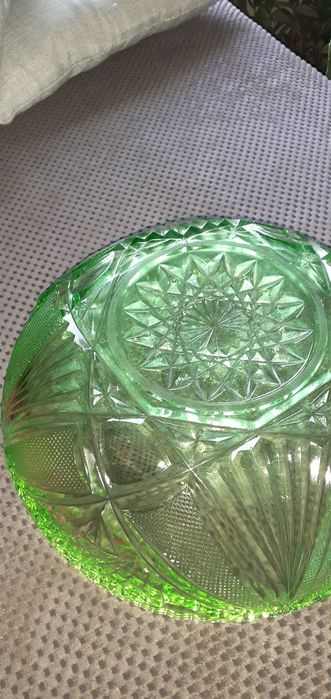 Голяма купа цветно стъкло