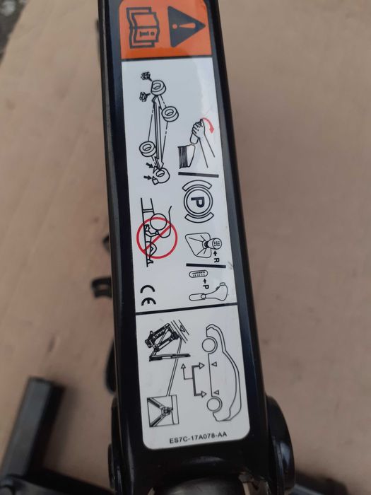 Cric,cheie de roti,cui-tractare FORD Focus, C-max, S-max, Mondeo