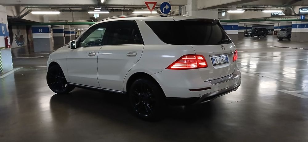 MERCEDES ML 250, 2,2 diesel, an 2015,EURO 6, Packet AMG, 4 MATIC 4x4, Alb Perla, Ingrijit, Acte Zi