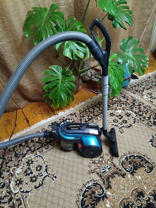 Пылесос ПОЛАРИС кантейнер