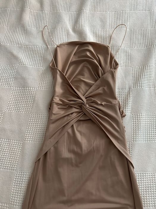 Елегантна дамска рокля