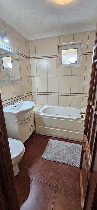 De vânzare apartament cu 3 camere în Onești