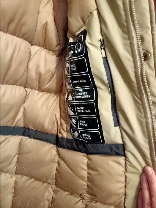 Продаем две теплые куртки для мальчика