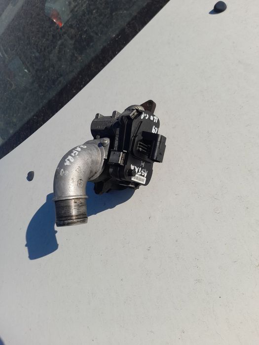 Clapeta accelerație Opel astra h 1.9 cdti