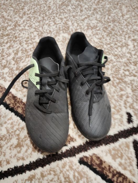 Бутонки за момче