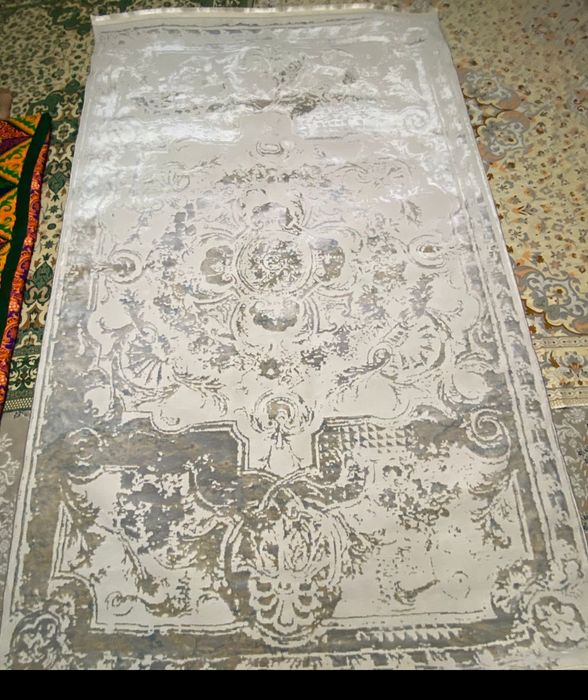 Продам ковер новый