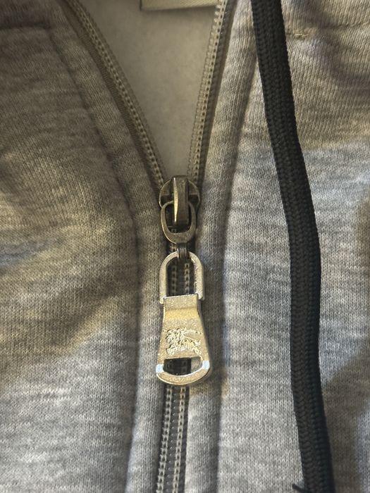 Hanorac burberry gri