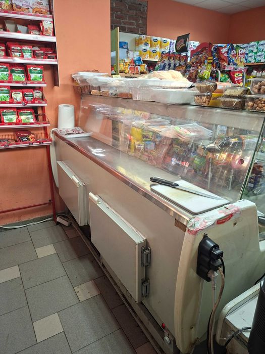 хоризонтални хладилни витрини