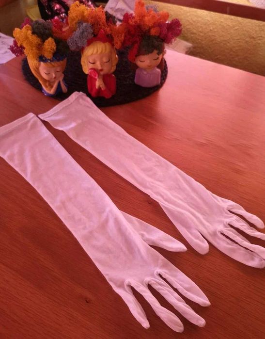 Дамски ръкавици и шапки