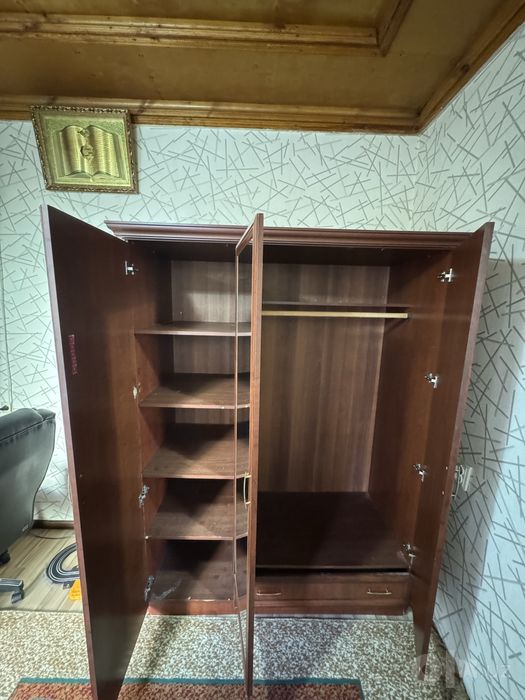 Продается Б/У Шкаф