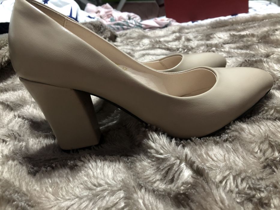 Продам кожаные лодочки